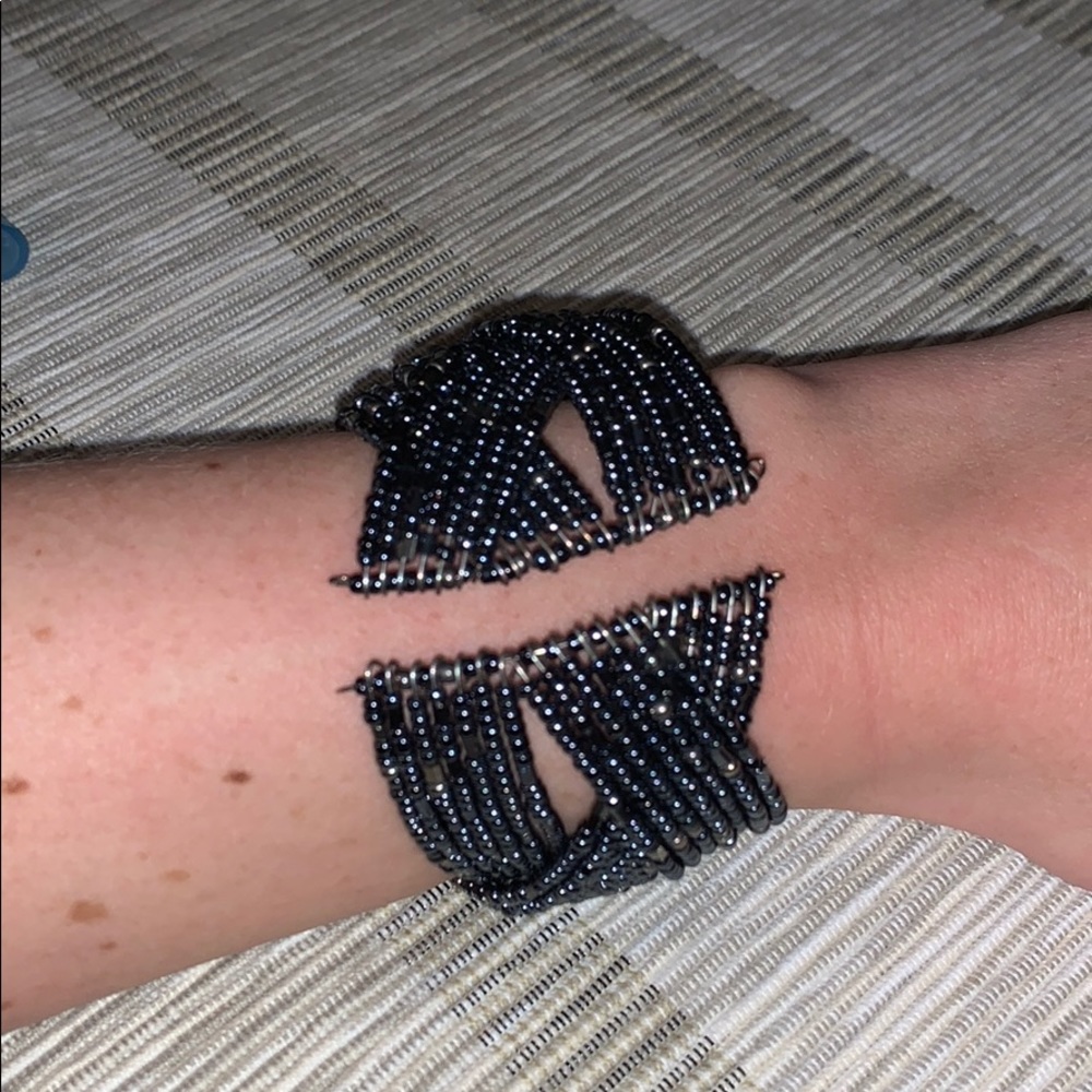 Stretch beaded cuff - Picture 3 of 5